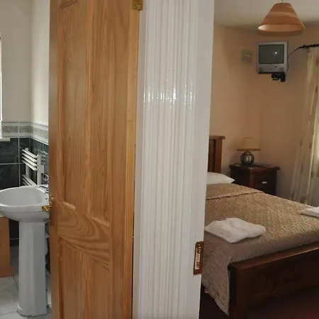 Bridge Bed & Breakfast 4*